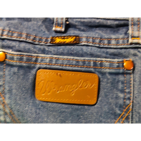 Wrangler 13MWZ  32x32 - Picture 3 of 8